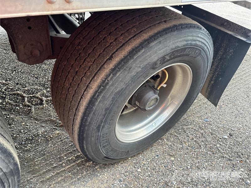 Utility VS2DX Van Body Trailers