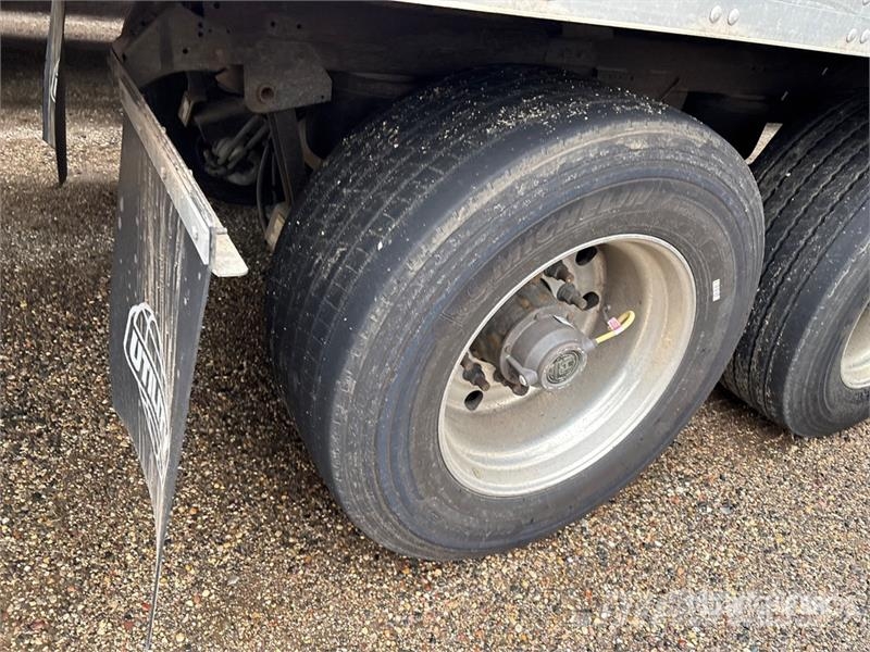 Utility VS2DX Van Body Trailers