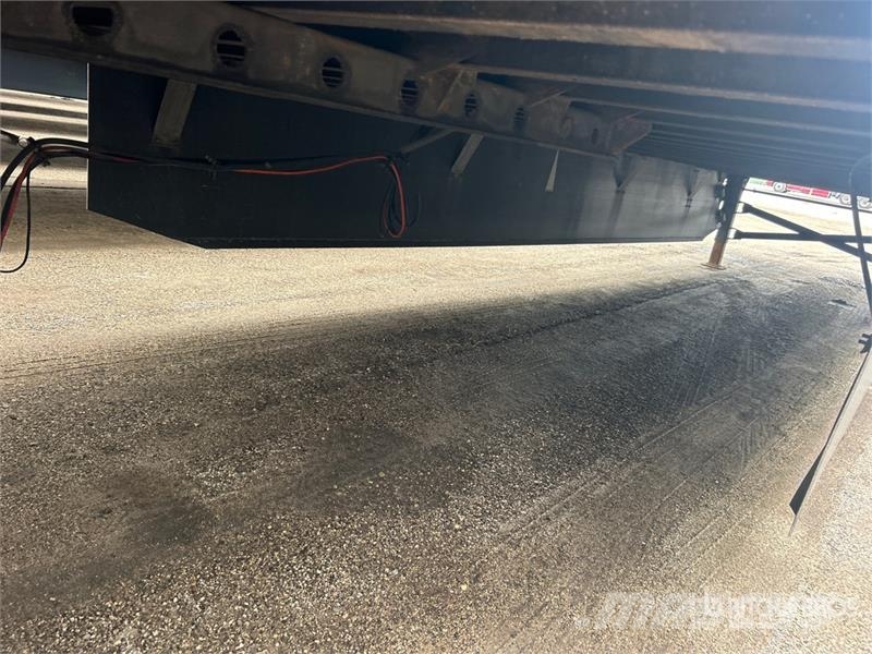 Utility VS2DX 箱體拖車