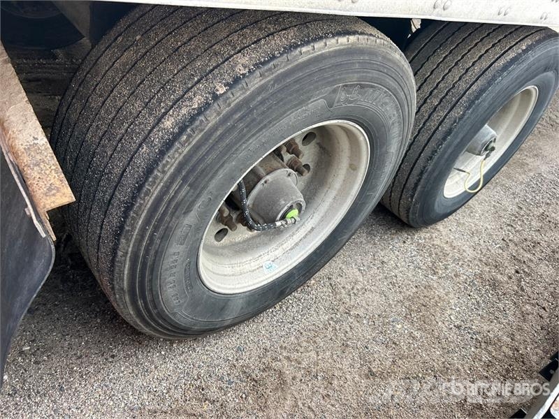 Utility VS2DX Box Trailers