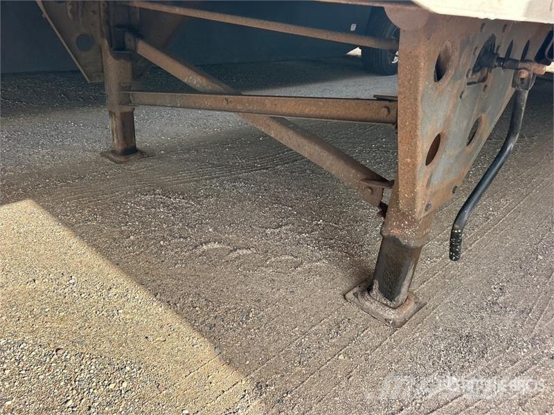 Utility VS2DX Van Body Trailers