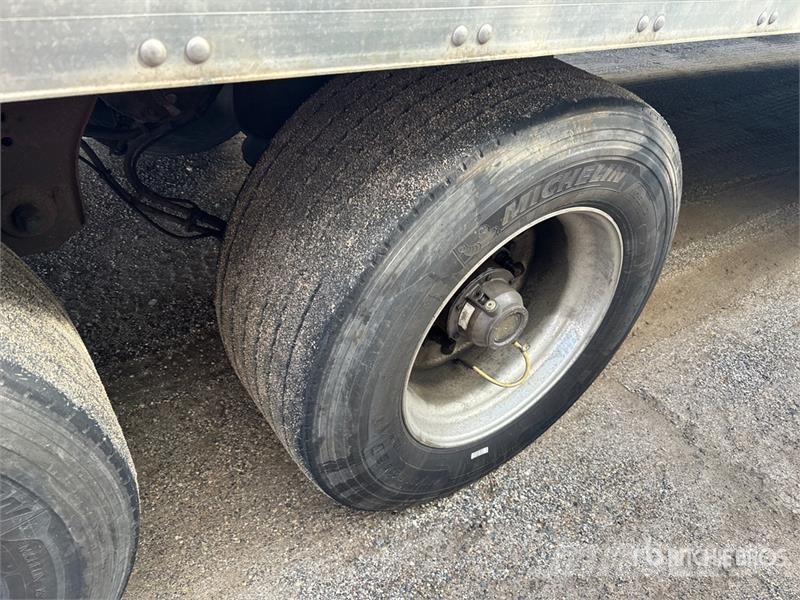 Utility VS2DX Van Body Trailers