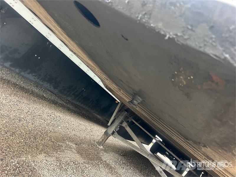 Utility VS2DX 箱體拖車