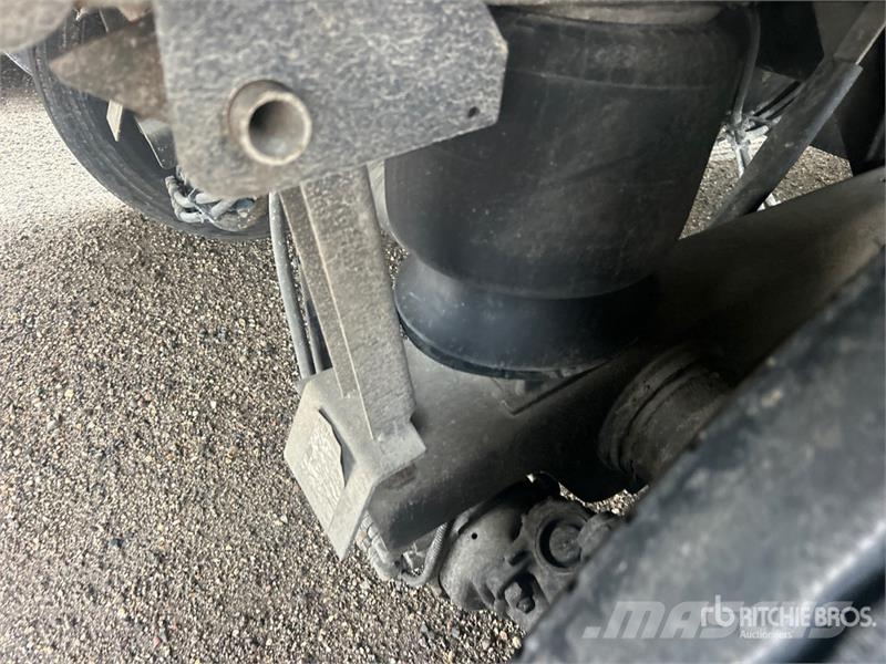 Utility VS2DX 箱體拖車