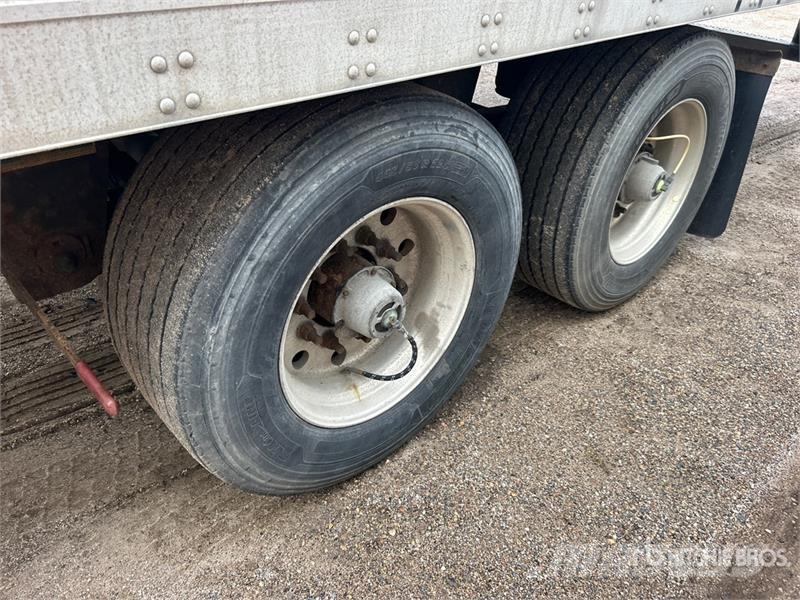 Utility VS2DX Box Trailers