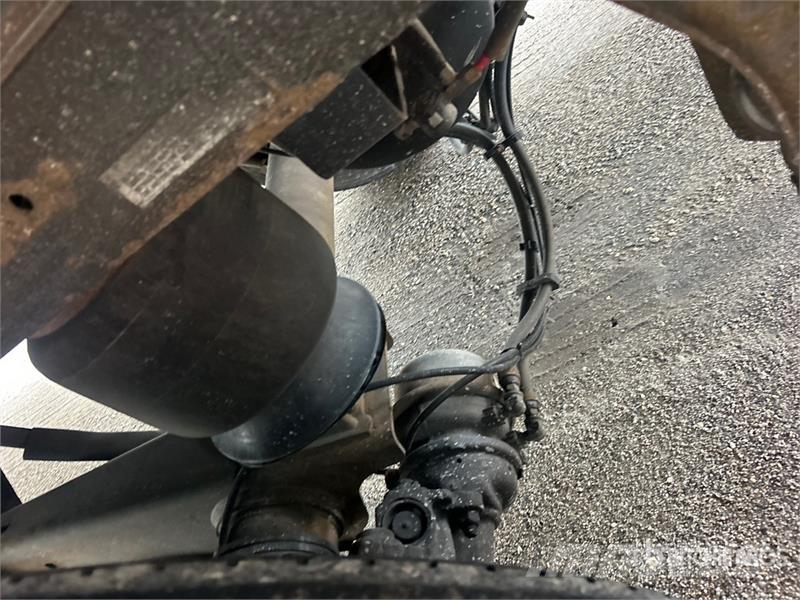 Utility VS2DX 箱體拖車