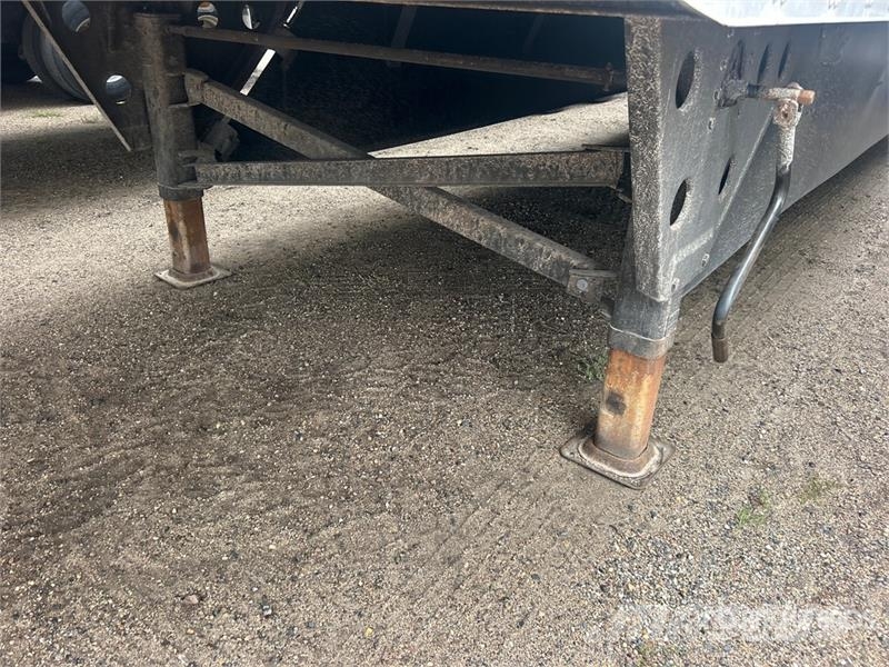 Utility VS2DX Van Body Trailers