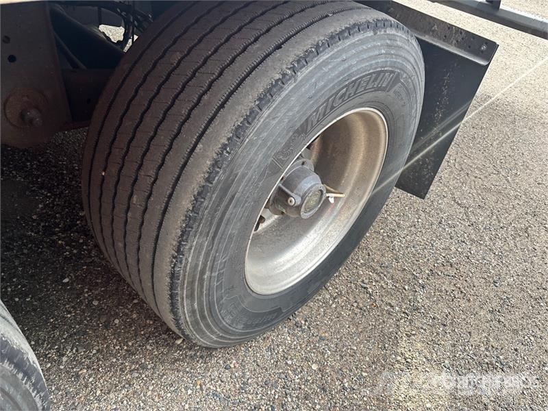 Utility VS2DX Van Body Trailers