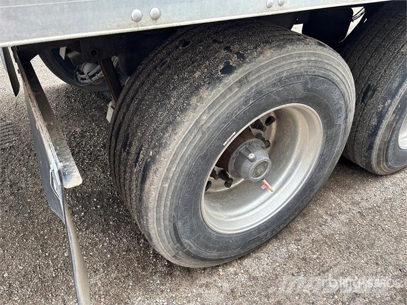 Utility VS2DX 箱體拖車