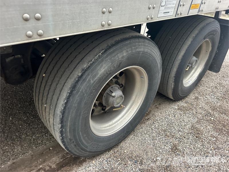 Utility VS2DX Van Body Trailers