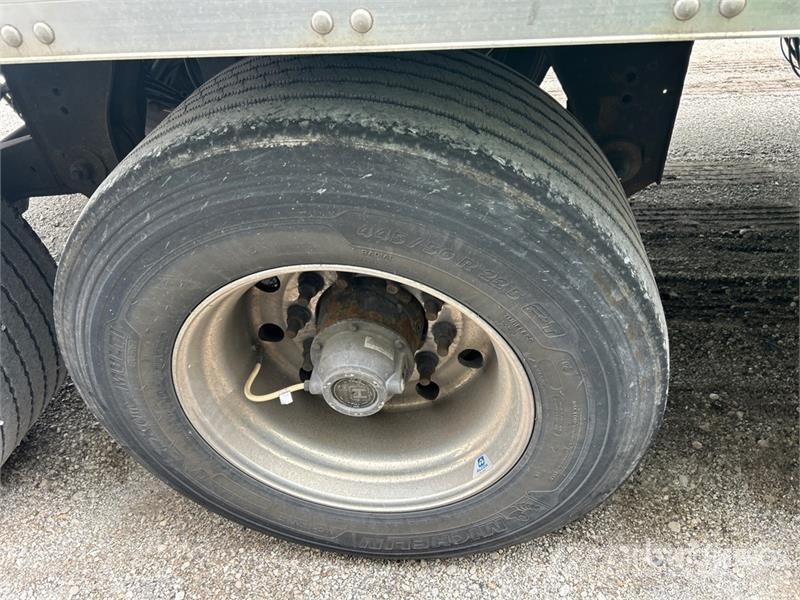 Utility VS2DX 箱體拖車