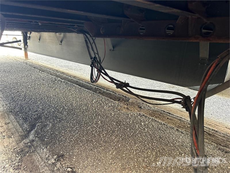 Utility VS2DX 53 ft x 102 in T/A Van Trailer 箱體拖車
