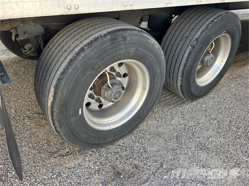 Utility VS2DX 53 ft x 102 in T/A Van Trailer 箱體拖車