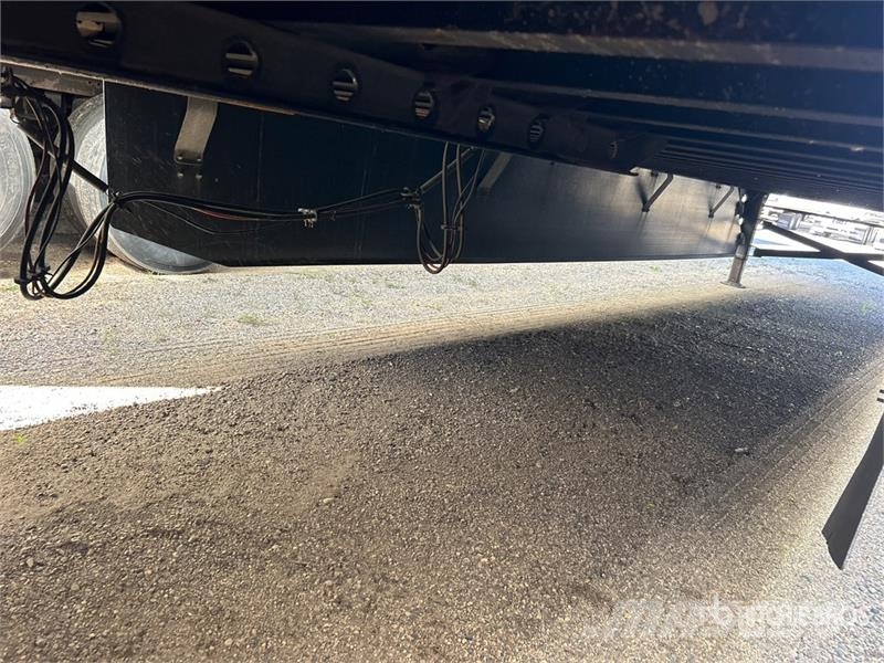 Utility VS2DX 53 ft x 102 in T/A Van Trailer 箱體拖車