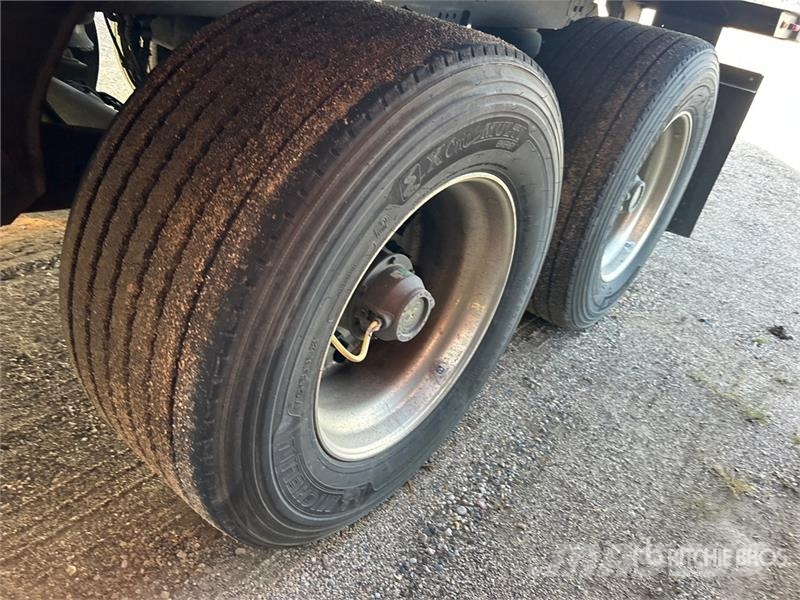 Utility VS2DX 53 ft x 102 in T/A Van Trailer 箱體拖車