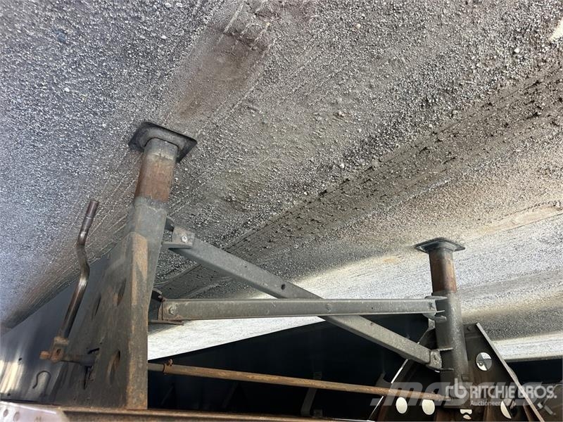 Utility VS2DX 53 ft x 102 in T/A Van Trailer 箱體拖車