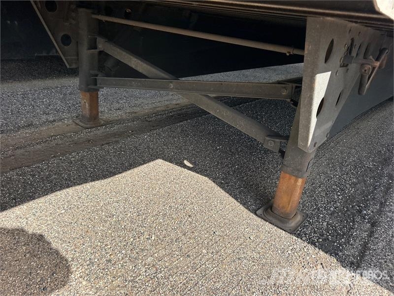 Utility VS2DX 53 ft x 102 in T/A Van Trailer 箱體拖車
