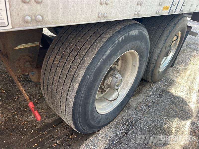 Utility VS2DX 53 ft x 102 in T/A Van Trailer مقطورات ذات هيكل صندوقي