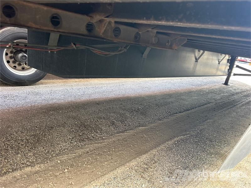Utility VS2DX 53 ft x 102 in T/A Van Trailer 箱體拖車