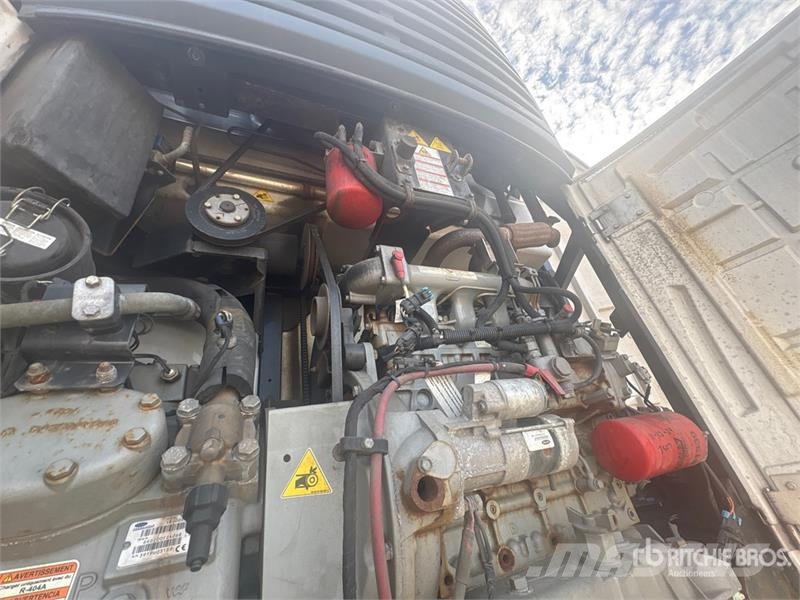 Utility VS2RA 48 ft x 96 in T/A Refrigerated Trailer Piekabes ar temperatūras kontroli