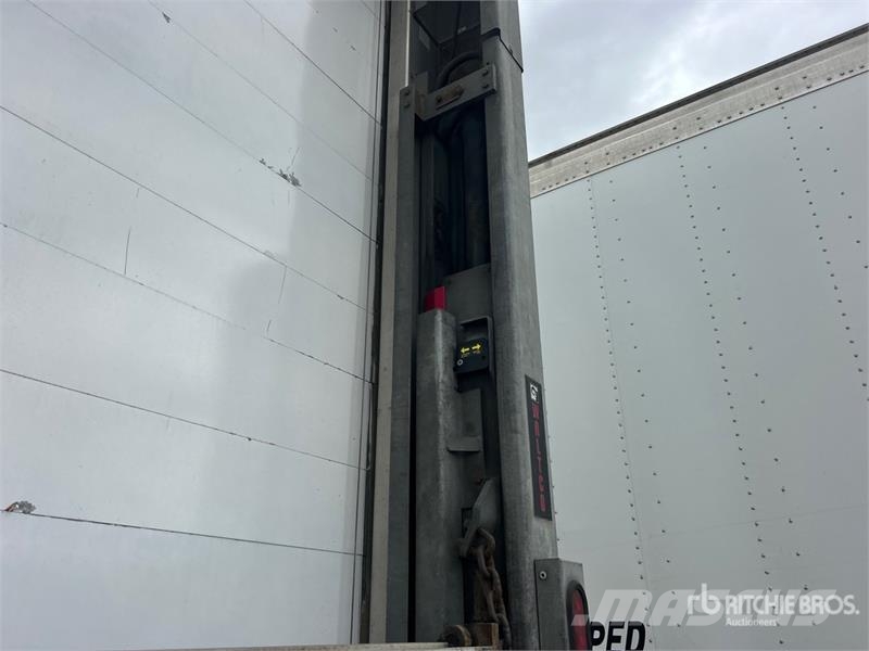 Utility VS2RA 48 ft x 102 in T/A Multi -Temp Refrigerated Poluprikolice hladnjače