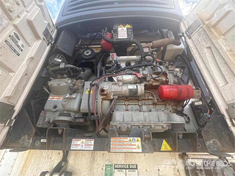 Utility VS2RA 48 ft x 96 in T/A Refrigerated Trailer Piekabes ar temperatūras kontroli