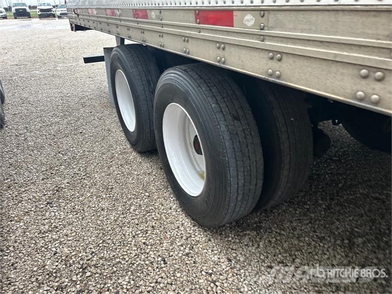 Utility VS2RA 53 ft T/A Refrigerated Trailer Temperature controlled semi-trailers