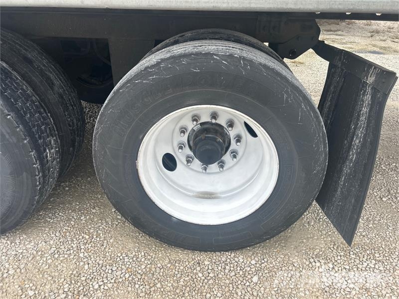 Utility VS2RA 53 ft x 102 in T/A Refrigerated Trailer نصف مقطورات بدرجة حرارة قابلة للضبط