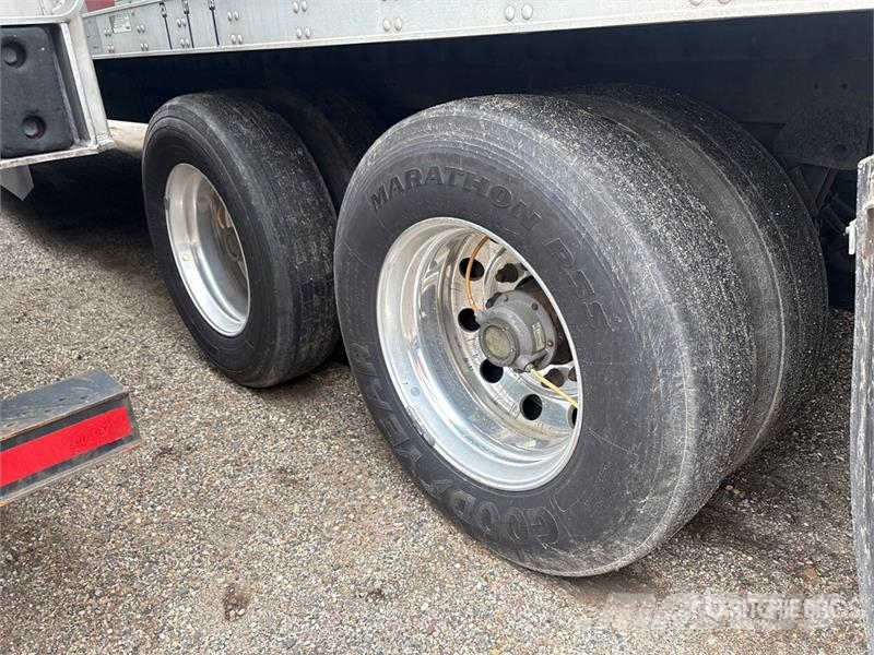 Utility VS2RA 53 ft x 102 in T/A Refrigerated Trailer Temperature controlled semi-trailers