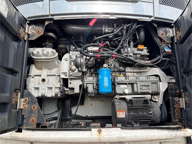 Utility VS2RA 53 ft x 102 in T/A Refrigerated Trailer Temperature controlled semi-trailers