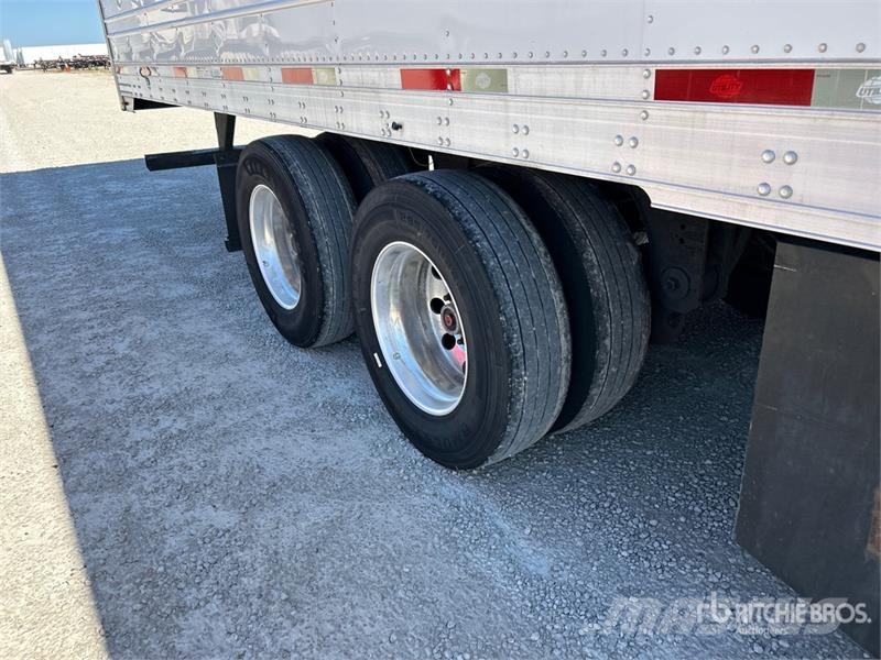 Utility VS2RA 53 ft x 102 in T/A Refrigerated Trailer 保温半挂车