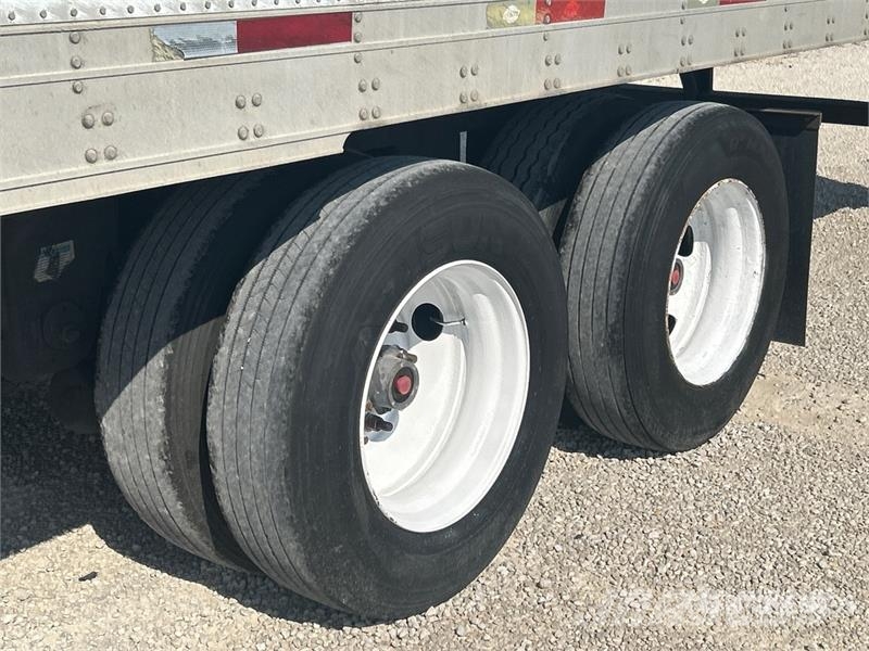 Utility VS2RA 53 ft x 102 in T/A Refrigerated Trailer Puspriekabės su izoterminiu kėbulu