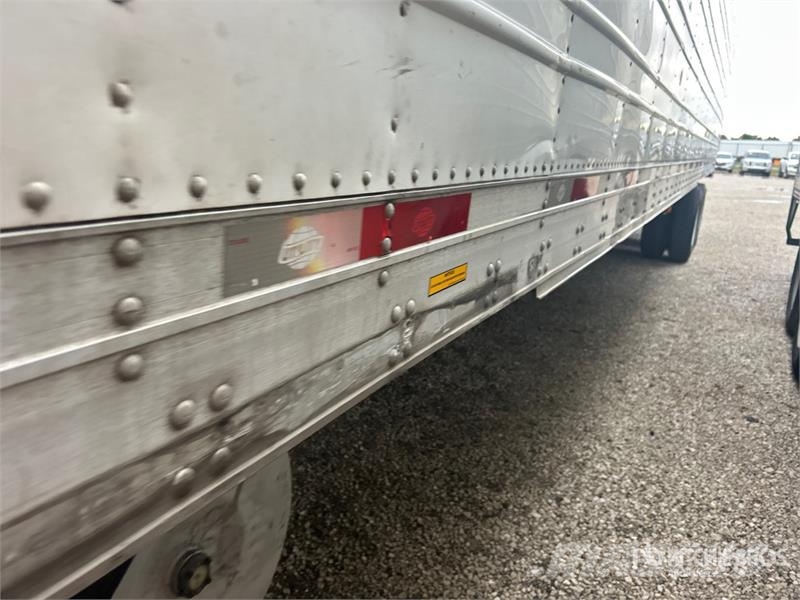 Utility VS2RA 53 ft x 102 in T/A Refrigerated Trailer Temperature controlled semi-trailers