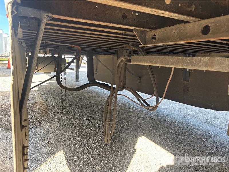 Utility VS2RA 53 ft x 102 in T/A Refrigerated Trailer Temperature controlled semi-trailers
