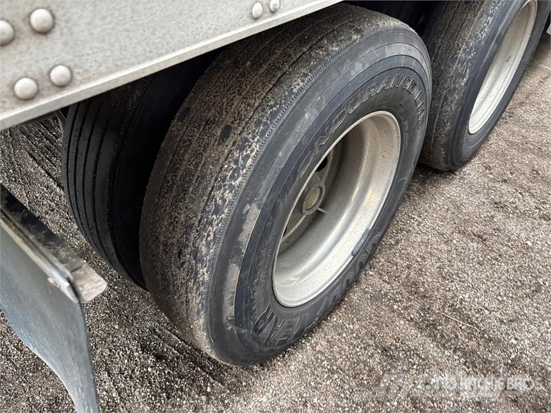 Utility VS2RA 53 ft x 102 in T/A Refrigerated Trailer Semi remorque frigorifique