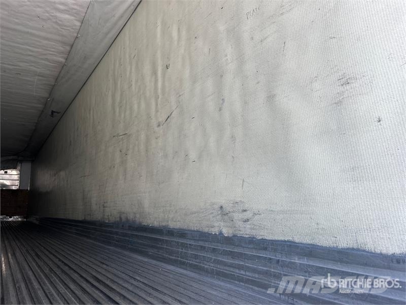 Utility VS2RA 53 ft x 102 in T/A Refrigerated Trailer Puspriekabės su izoterminiu kėbulu