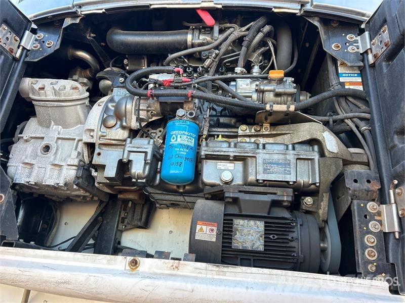 Utility VS2RA 53 ft x 102 in T/A Refrigerated Trailer Temperature controlled semi-trailers