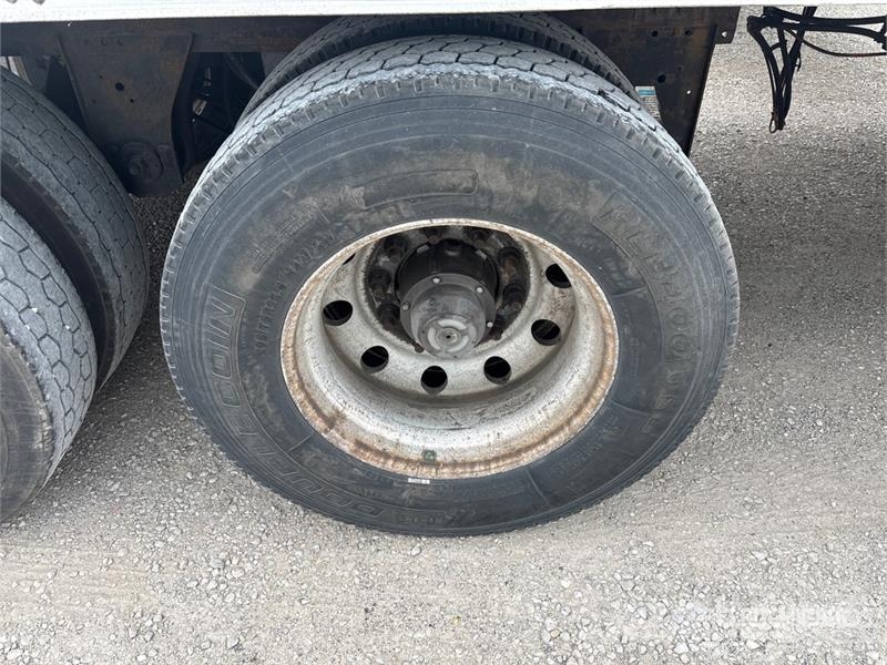 Utility VS2RA 53 ft x 102 in T/A Refrigerated Trailer نصف مقطورات بدرجة حرارة قابلة للضبط