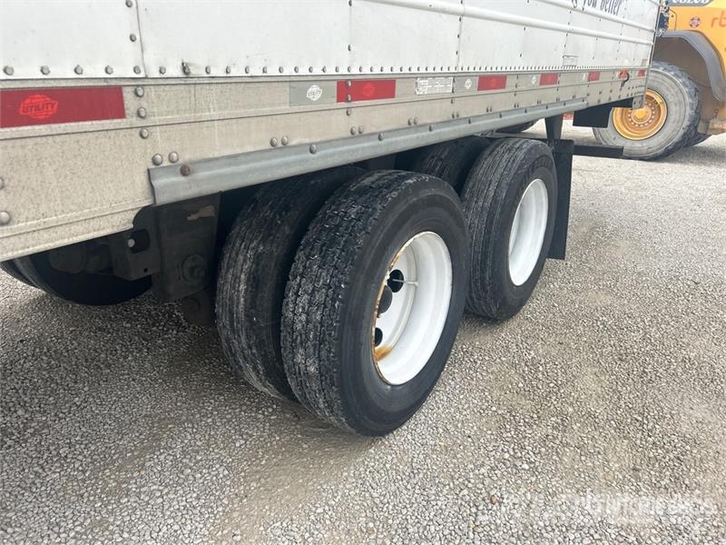 Utility VS2RA 53 ft x 102 in T/A Refrigerated Trailer نصف مقطورات بدرجة حرارة قابلة للضبط