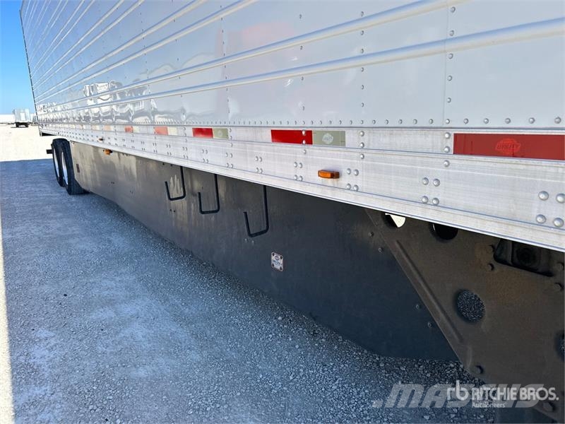 Utility VS2RA 53 ft x 102 in T/A Refrigerated Trailer 保温半挂车