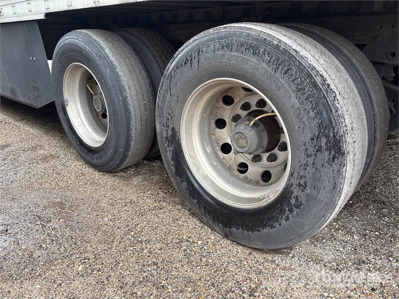 Utility VS2RA 53 ft x 102 in T/A Refrigerated Trailer Temperature controlled semi-trailers