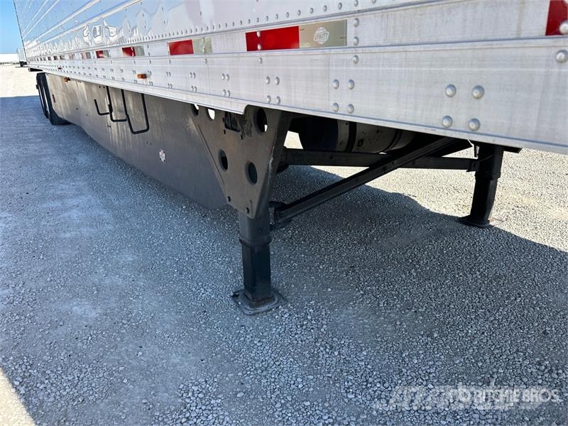 Utility VS2RA 53 ft x 102 in T/A Refrigerated Trailer 保温半挂车