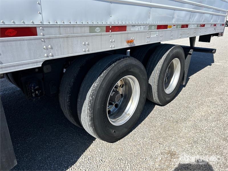 Utility VS2RA 53 ft x 102 in T/A Refrigerated Trailer 保温半挂车