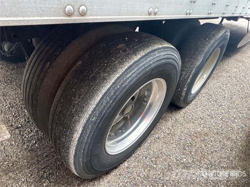 Utility VS2RA 53 ft x 102 in T/A Refrigerated Trailer Temperature controlled semi-trailers