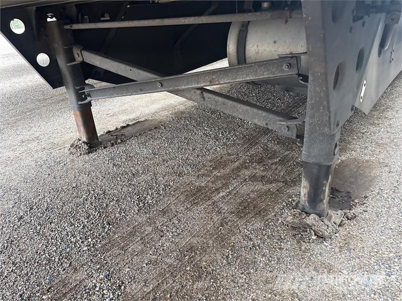 Utility VS2RA 53 ft x 102 in T/A Refrigerated Trailer Temperature controlled semi-trailers