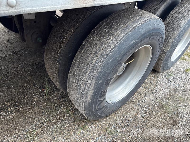 Utility VS2RA 53 ft x 102 in T/A Refrigerated Trailer Semi remorque frigorifique