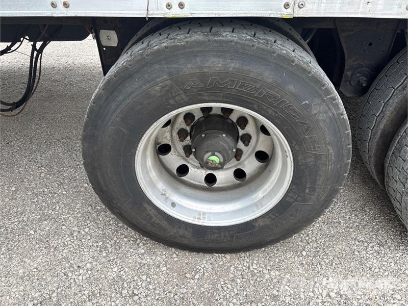 Utility VS2RA 53 ft x 102 in T/A Refrigerated Trailer Frysetrailer Semi