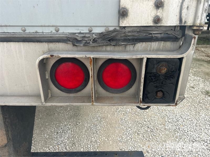 Utility VS2RA 53 ft x 102 in T/A Refrigerated Trailer نصف مقطورات بدرجة حرارة قابلة للضبط