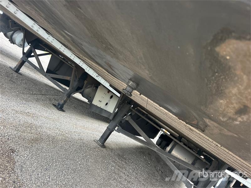 Utility VS2RA 53 ft x 102 in T/A Refrigerated Trailer Piekabes ar temperatūras kontroli