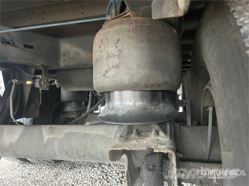 Utility VS2RA 53 ft x 102 in T/A Refrigerated Trailer Temperature controlled semi-trailers